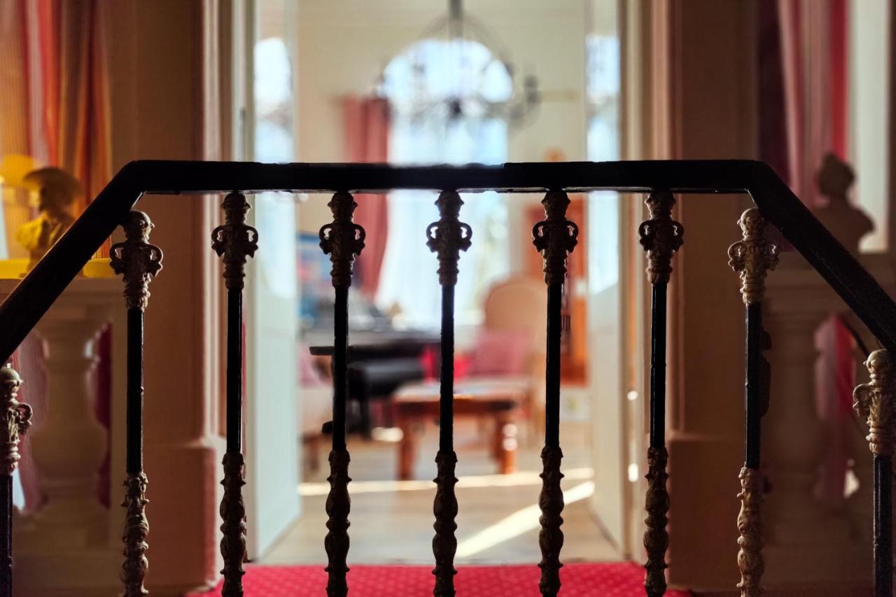 Hotel Des Artistes Тараскон Экстерьер фото